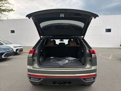 2026 Volkswagen Atlas Cross Sport 2.0T SE w/Technology