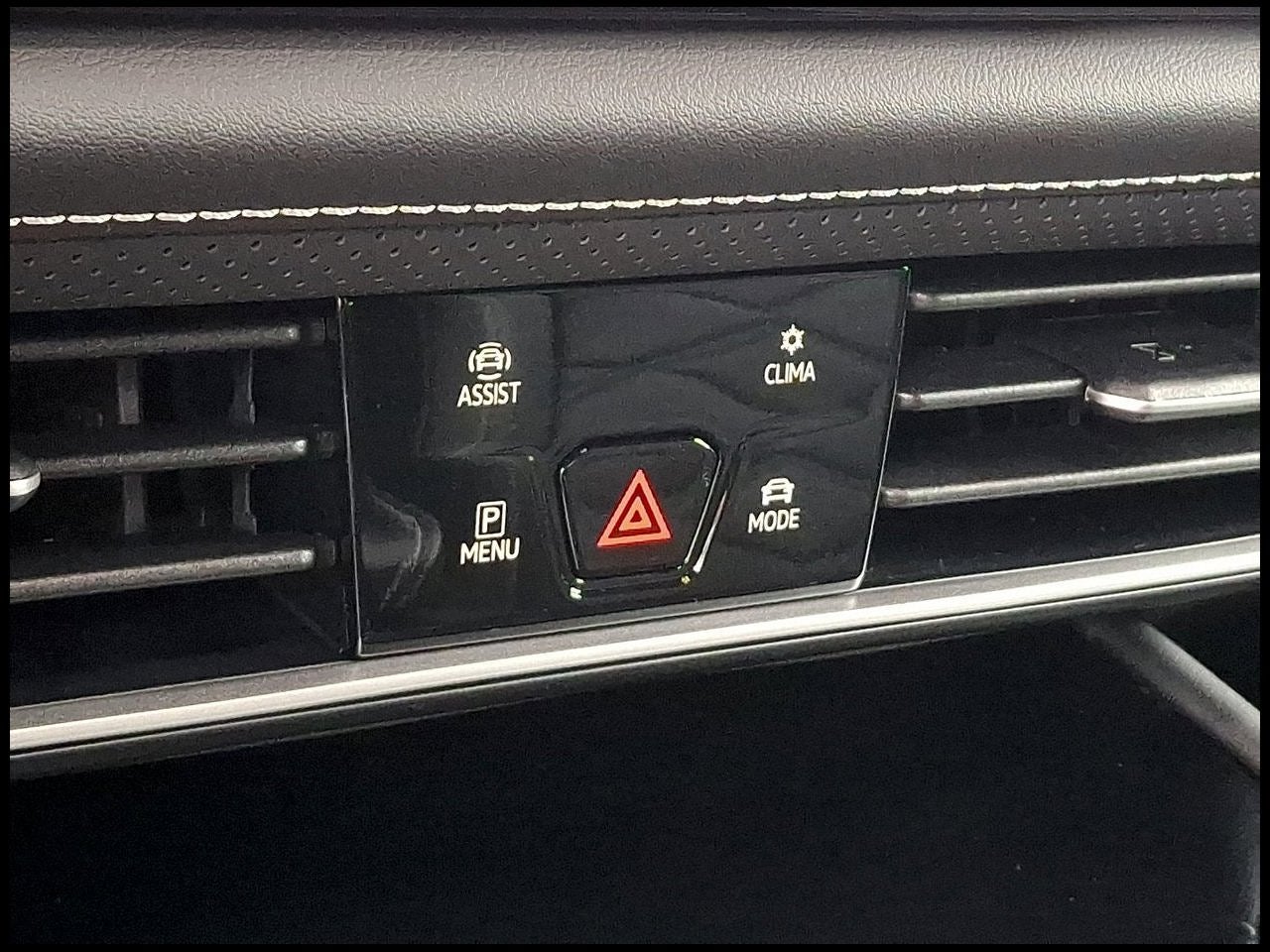 2026 Volkswagen Atlas Cross Sport SE w/Technology