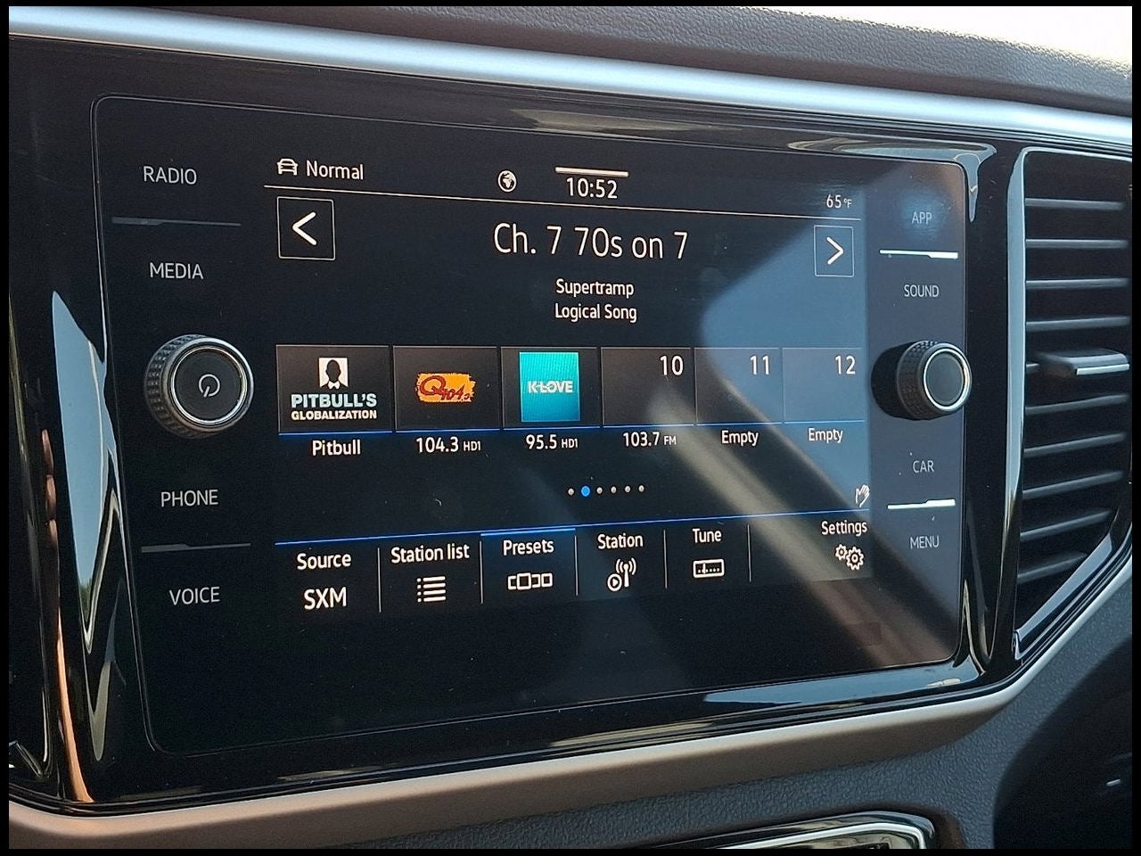 2022 Volkswagen Atlas Cross Sport 3.6L V6 SE w/Technology