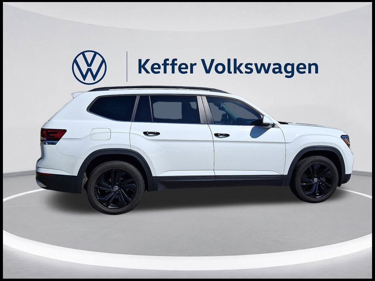 2023 Volkswagen Atlas 3.6L V6 SE w/Technology