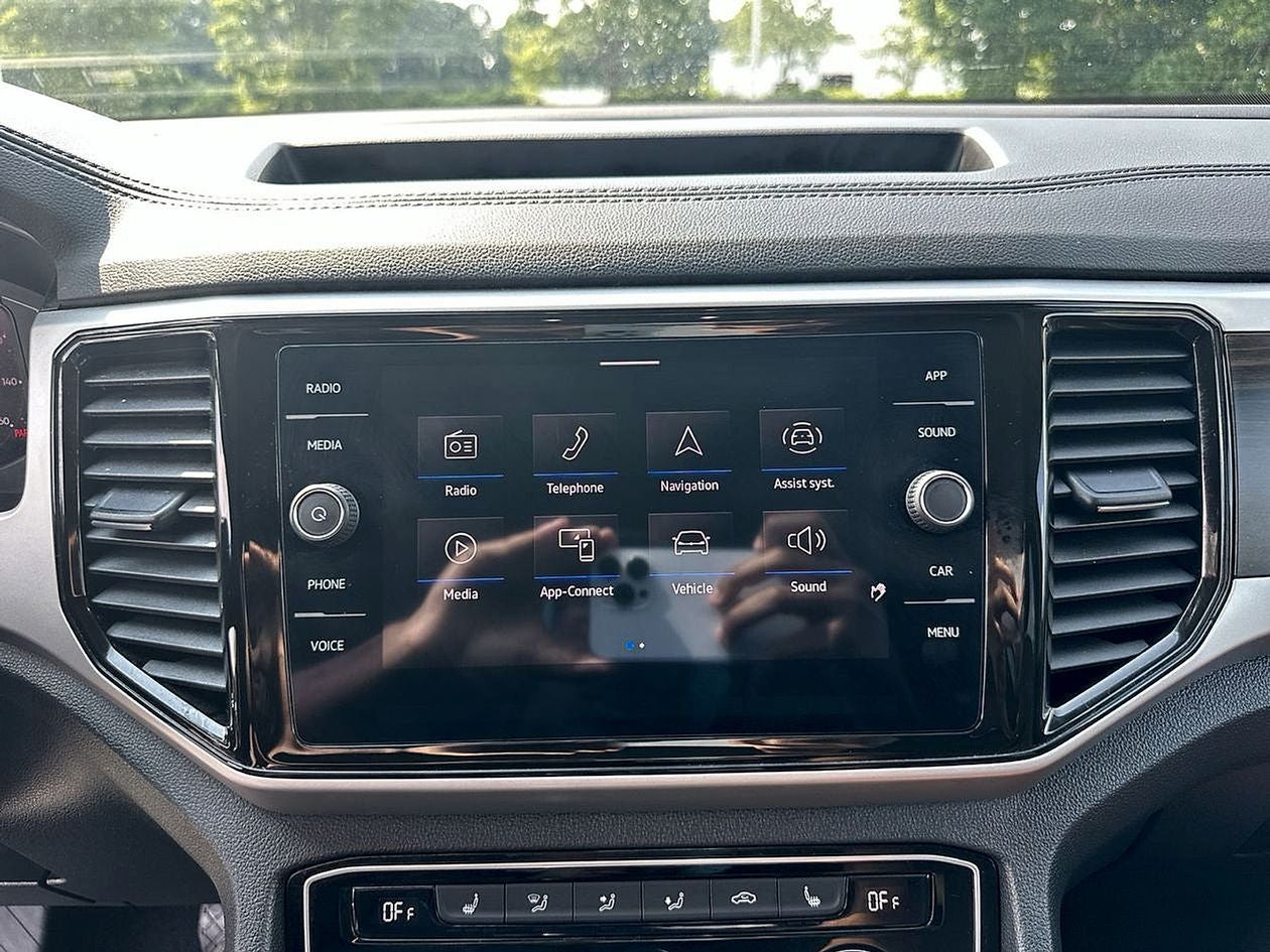 2023 Volkswagen Atlas 3.6L V6 SE w/Technology