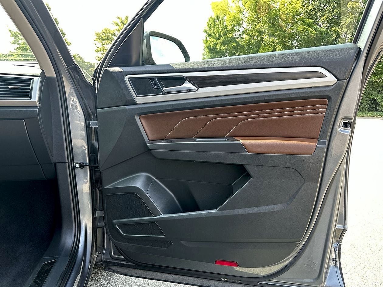 2023 Volkswagen Atlas 3.6L V6 SE w/Technology