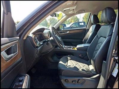 2025 Volkswagen Atlas 2.0T SE w/Technology