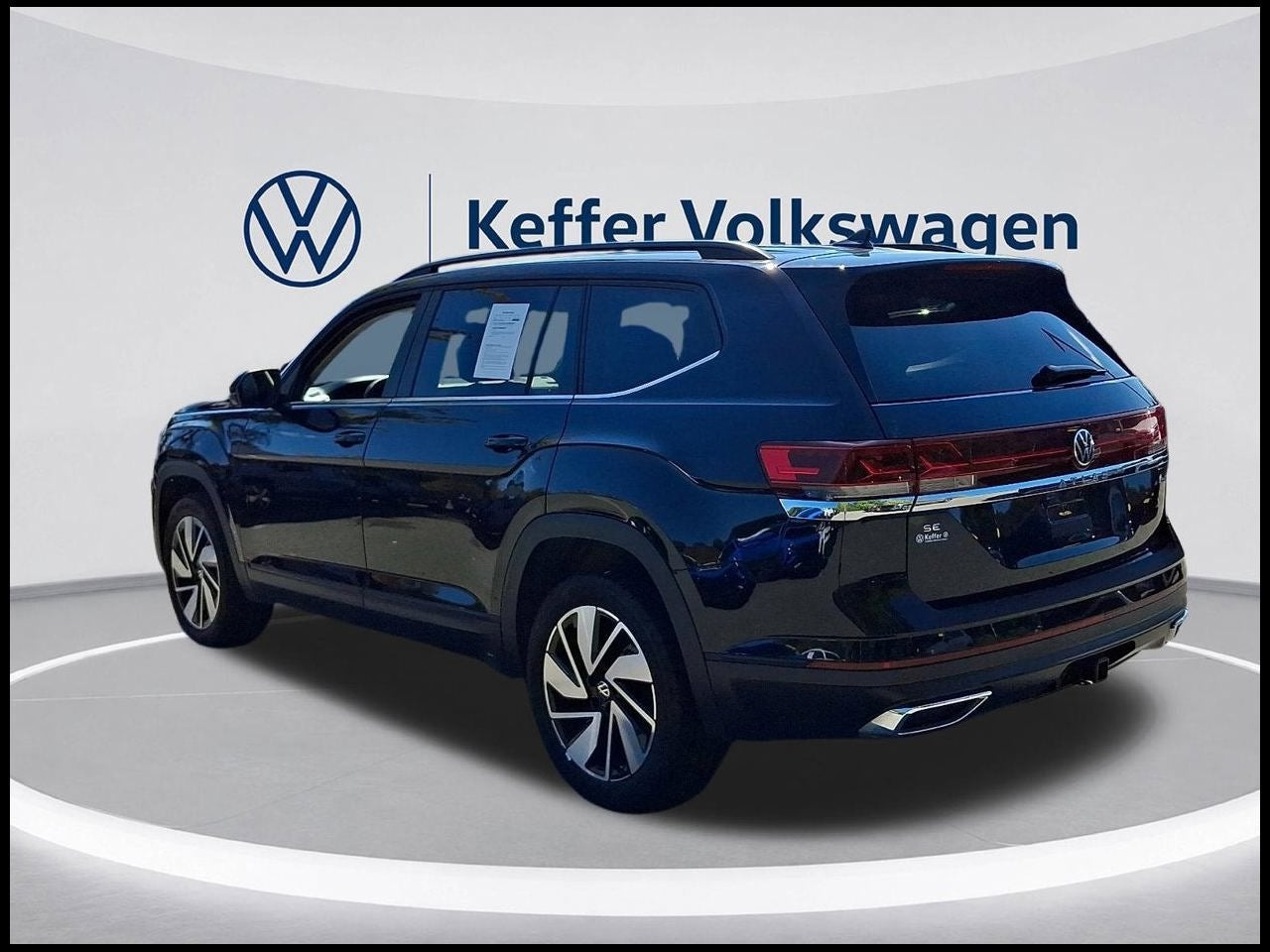 2025 Volkswagen Atlas 2.0T SE w/Technology