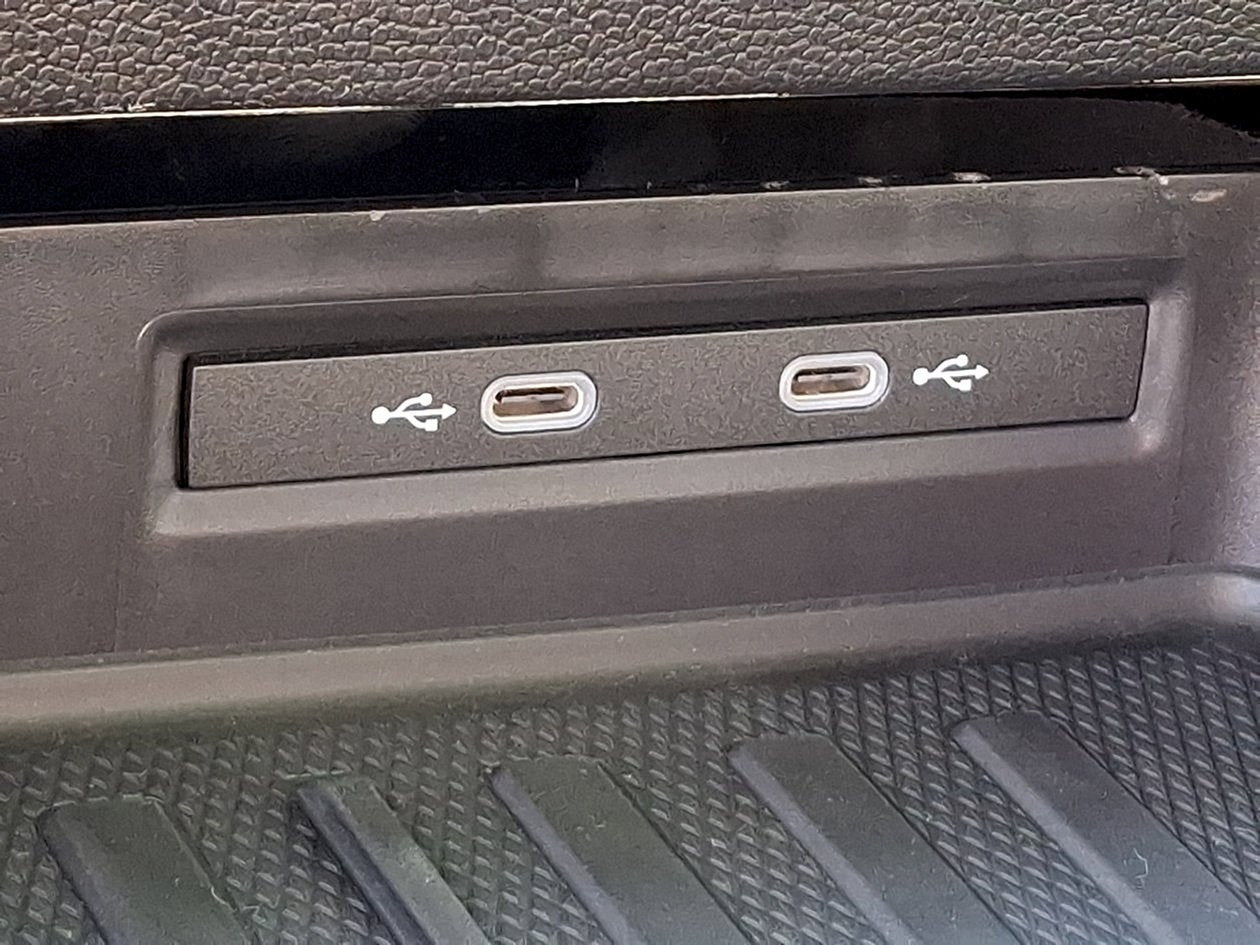 2027 Volkswagen Atlas SE w/Technology