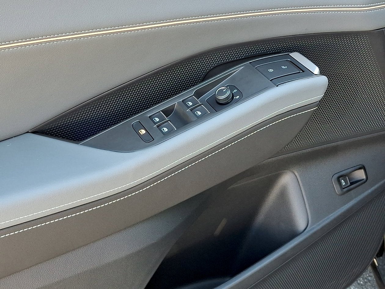 2027 Volkswagen Atlas SE w/Technology