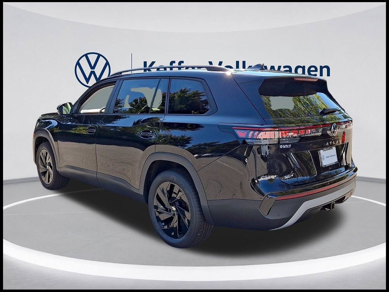 2027 Volkswagen Atlas SE w/Technology