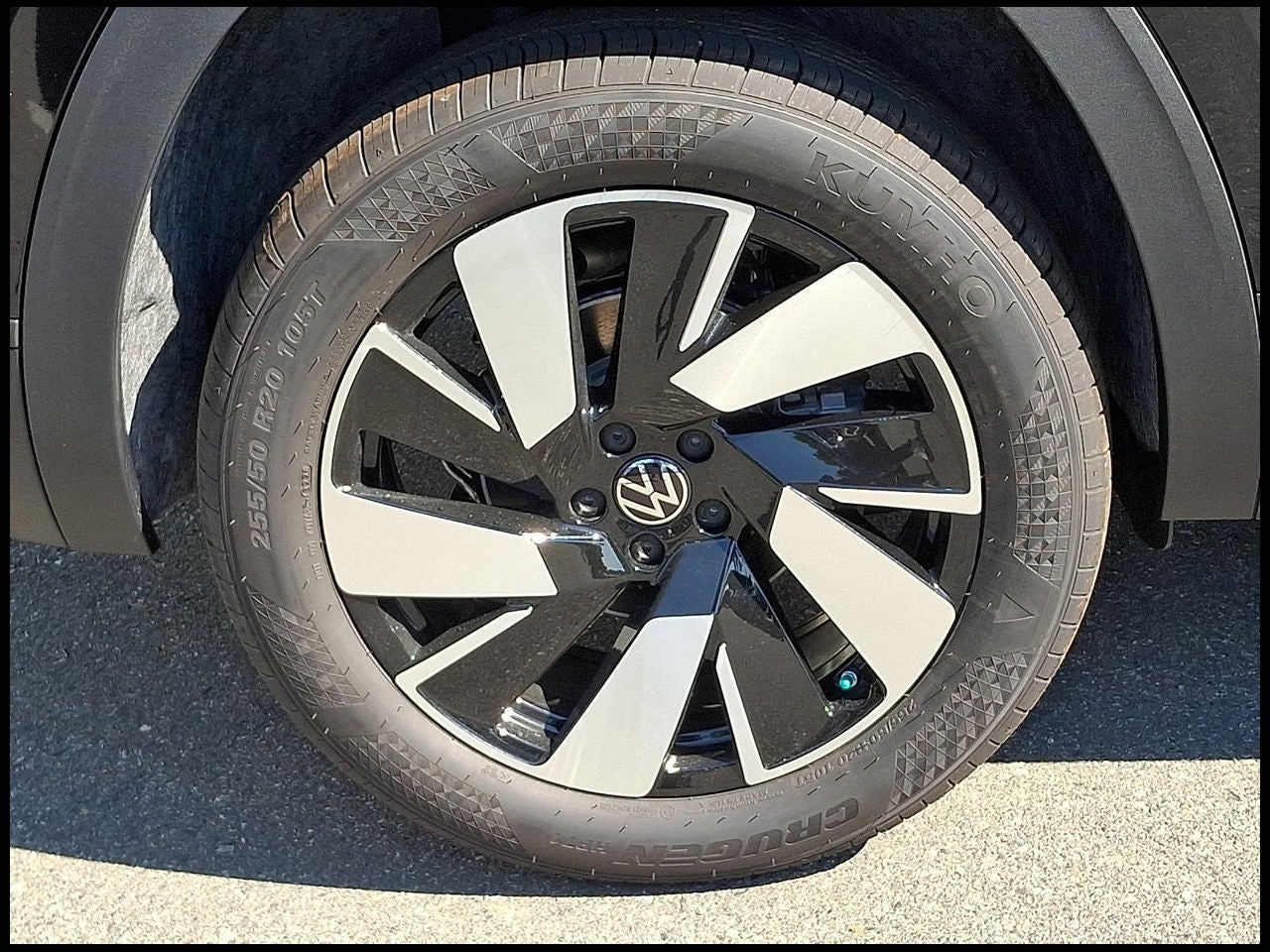 2026 Volkswagen Atlas Cross Sport SE w/Technology