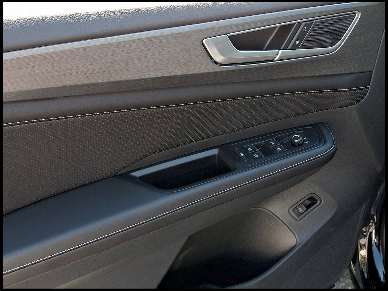 2026 Volkswagen Atlas Cross Sport SE w/Technology