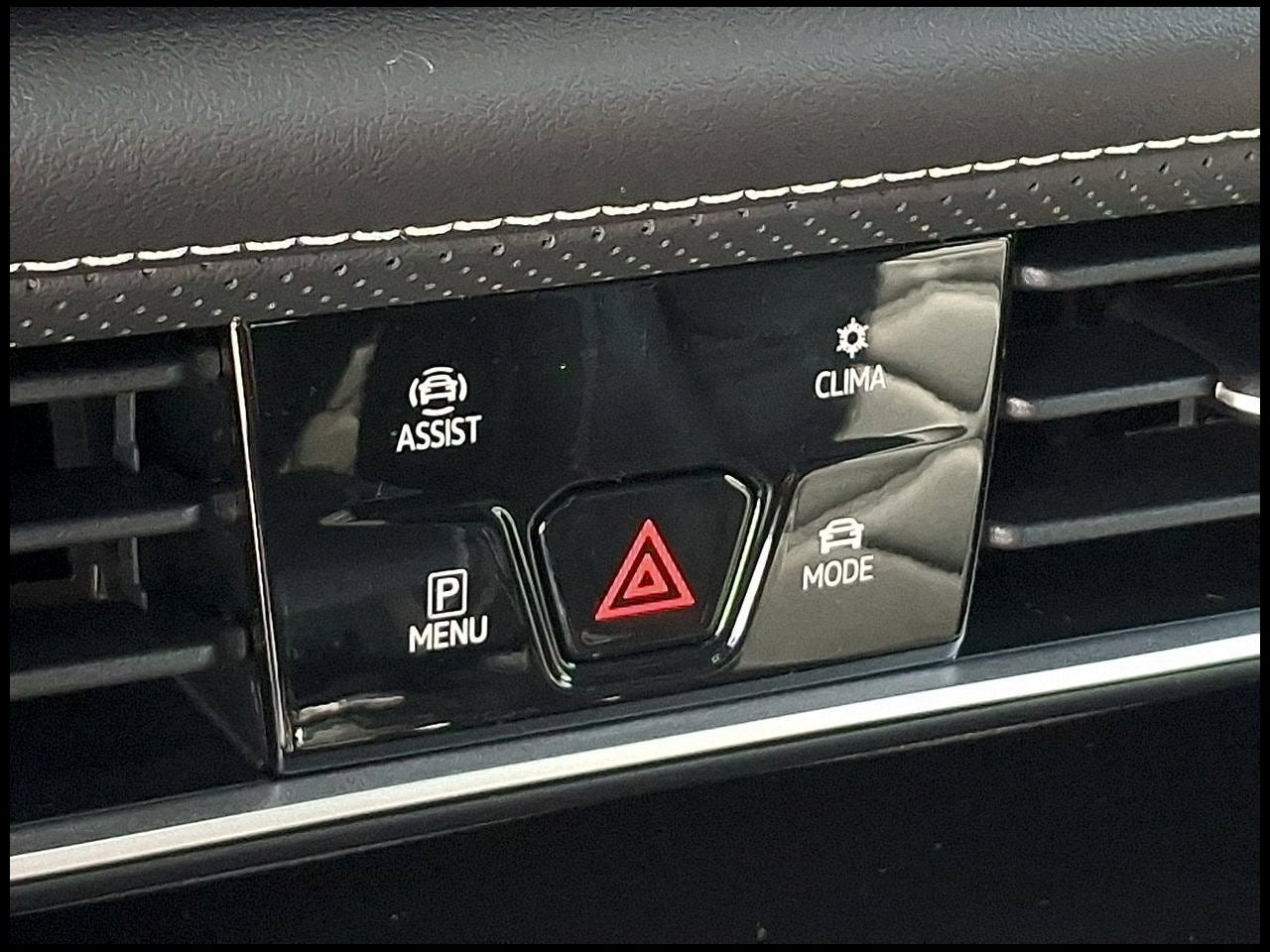 2026 Volkswagen Atlas Cross Sport SE w/Technology