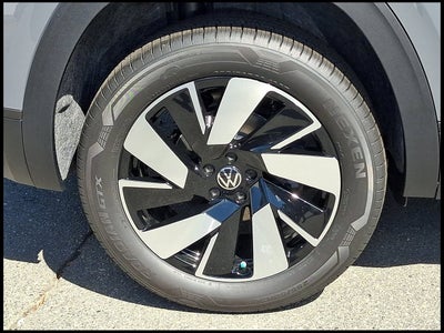 2026 Volkswagen Atlas Cross Sport SE w/Technology