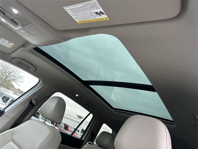 2021 Volkswagen Atlas 3.6L V6 SE w/Technology R-Line