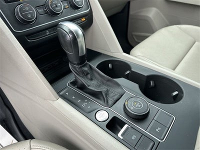 2021 Volkswagen Atlas 3.6L V6 SE w/Technology R-Line