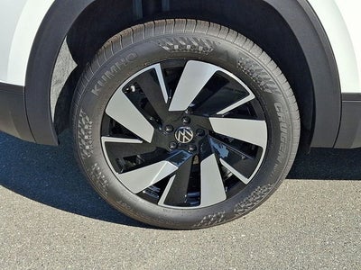 2026 Volkswagen Atlas Cross Sport SE w/Technology