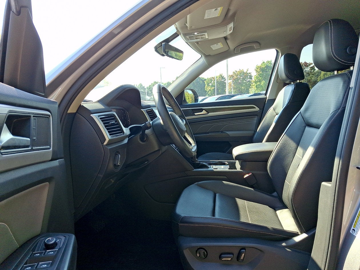 2022 Volkswagen Atlas 3.6L V6 SE w/Technology