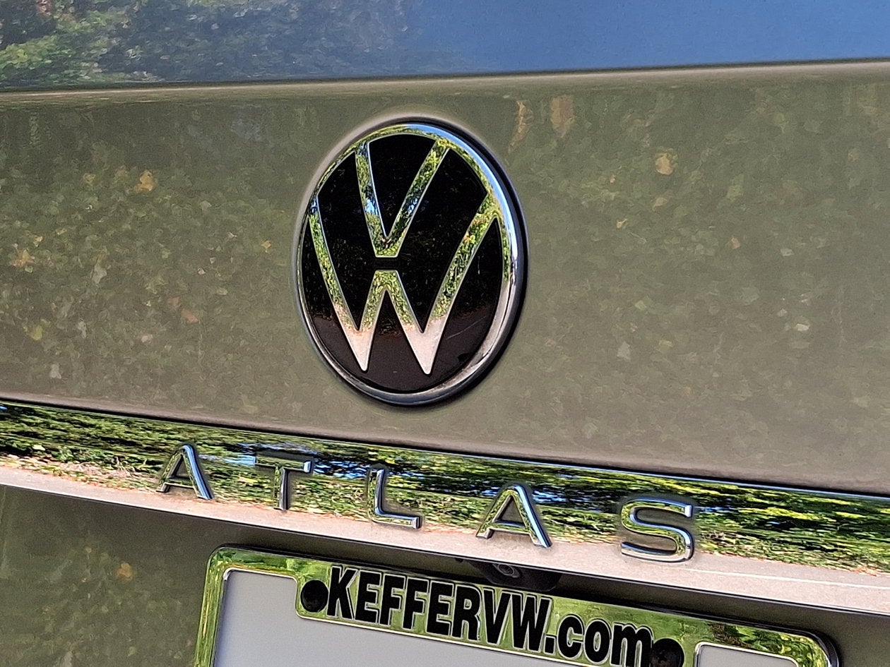 2022 Volkswagen Atlas 3.6L V6 SE w/Technology