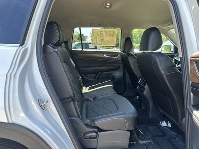 2025 Volkswagen Atlas 2.0T SE w/Technology