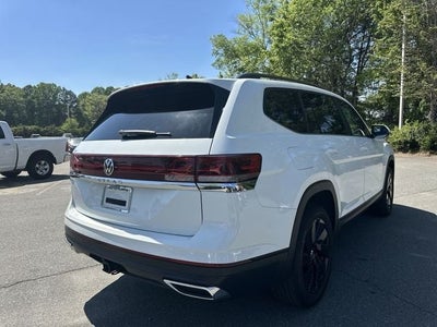 2025 Volkswagen Atlas 2.0T SE w/Technology