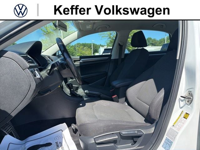 2016 Volkswagen Passat Base