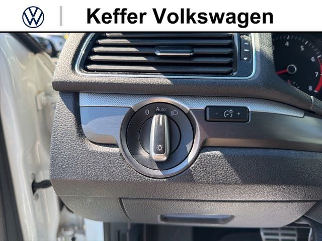 2016 Volkswagen Passat Base