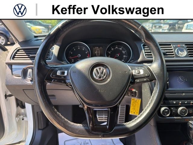 2016 Volkswagen Passat Base