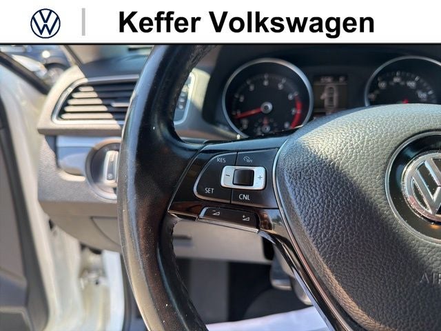2016 Volkswagen Passat Base