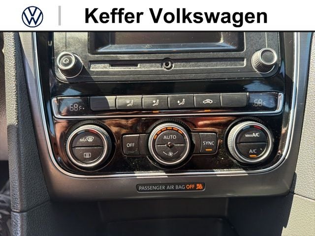 2016 Volkswagen Passat Base