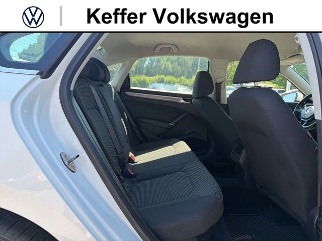 2016 Volkswagen Passat Base