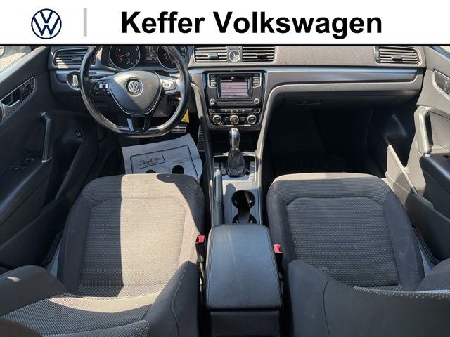 2016 Volkswagen Passat Base