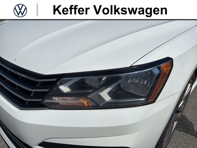 2016 Volkswagen Passat Base