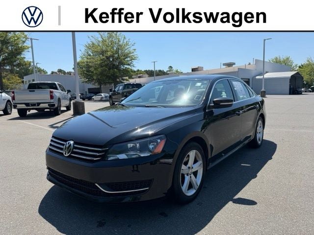 2012 Volkswagen Passat SE w/Sunroof & Nav AUTO's photo