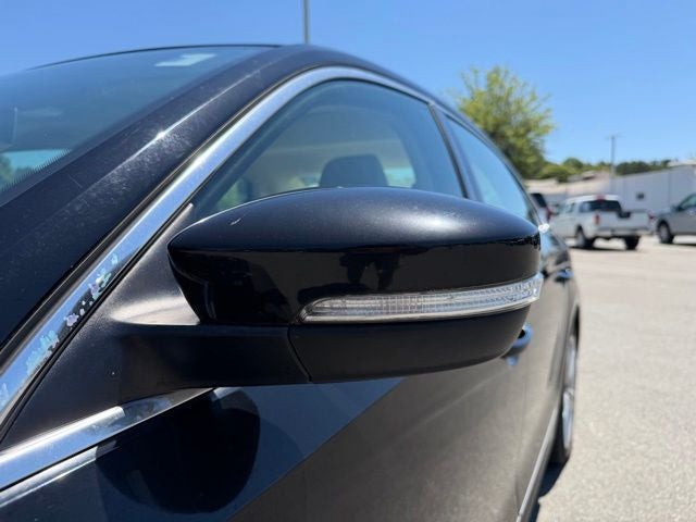 2015 Volkswagen Passat 1.8T SE w/Sunroof/Nav