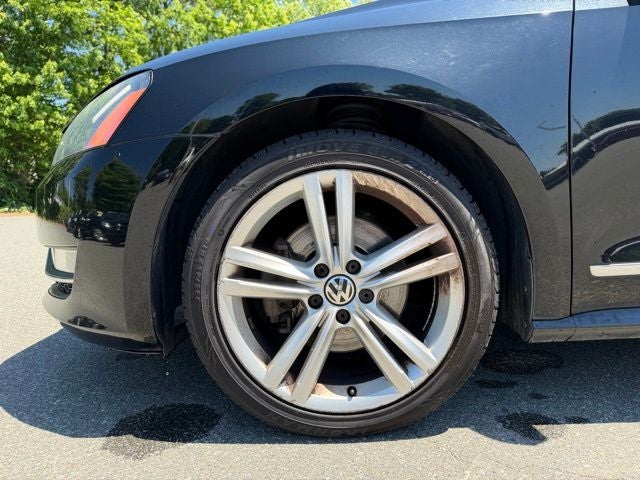 2015 Volkswagen Passat 1.8T SE w/Sunroof/Nav