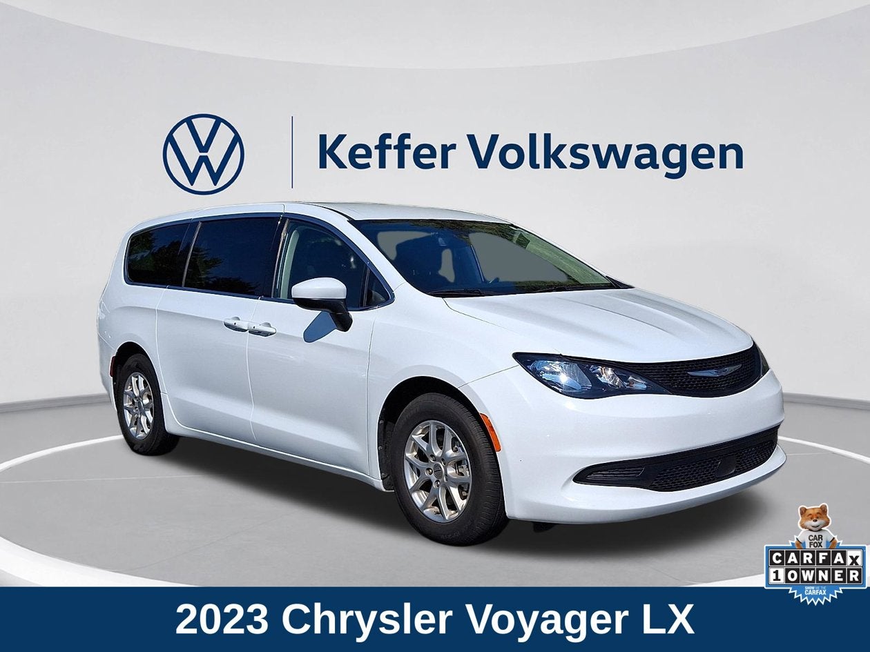 2023 Chrysler Voyager