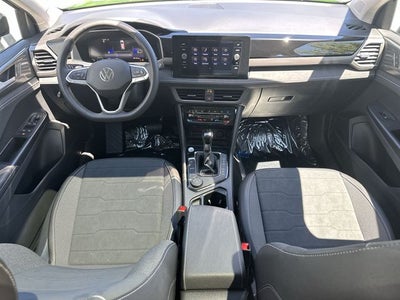 2026 Volkswagen Taos 1.5T SE Black