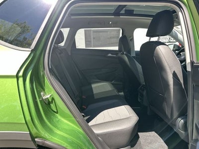 2026 Volkswagen Taos 1.5T SE Black