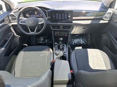 2026 Volkswagen Taos 1.5T SE Black