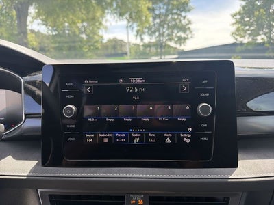2026 Volkswagen Taos 1.5T SE Black