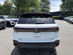2026 Volkswagen Taos 1.5T SE Black