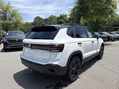 2026 Volkswagen Taos 1.5T SE Black
