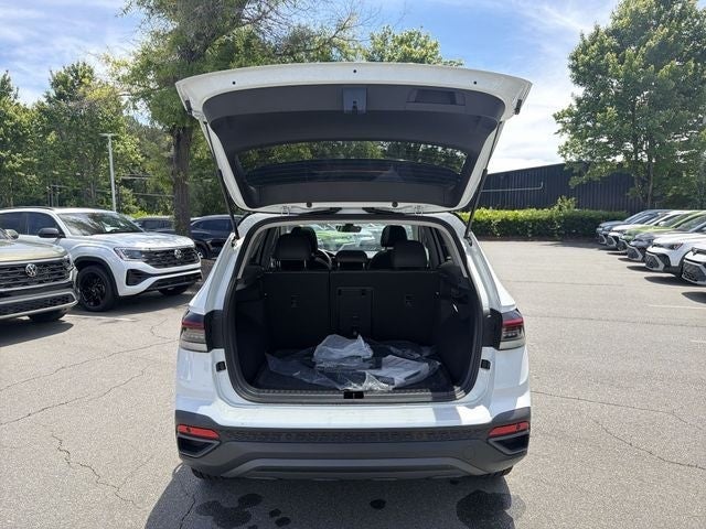 2026 Volkswagen Taos 1.5T SE Black