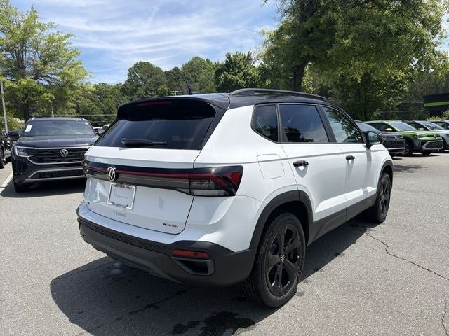 2026 Volkswagen Taos 1.5T SE Black