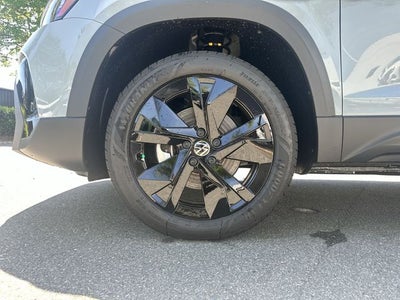 2026 Volkswagen Taos 1.5T SE Black