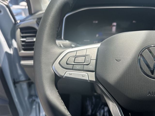 2026 Volkswagen Taos 1.5T SE Black