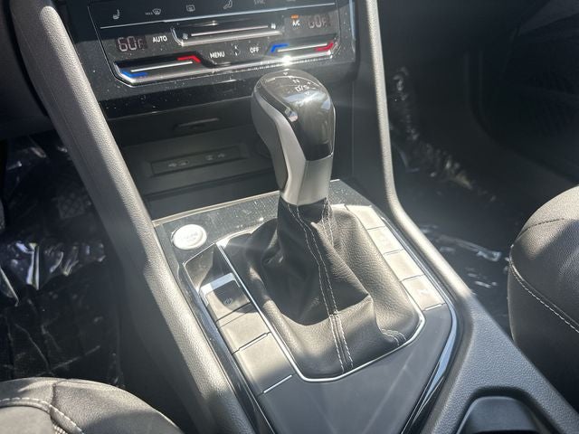 2026 Volkswagen Taos 1.5T SE Black