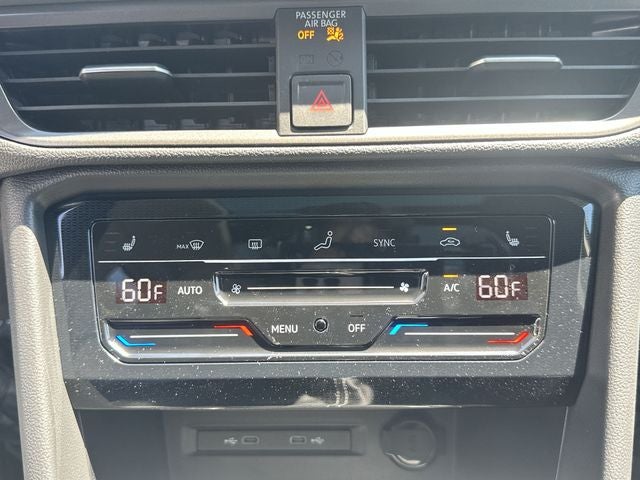 2026 Volkswagen Taos 1.5T SE Black