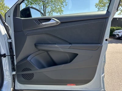 2026 Volkswagen Taos 1.5T SE Black