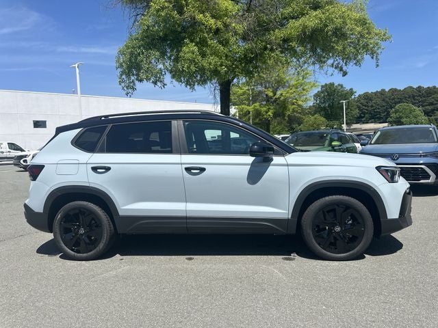 2026 Volkswagen Taos 1.5T SE Black