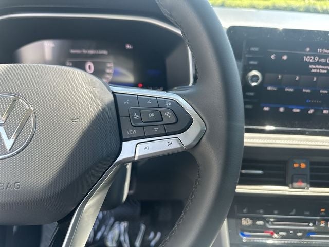 2026 Volkswagen Taos 1.5T SE Black