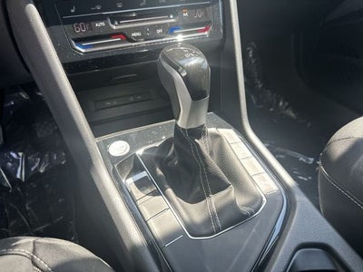 2026 Volkswagen Taos 1.5T SE Black